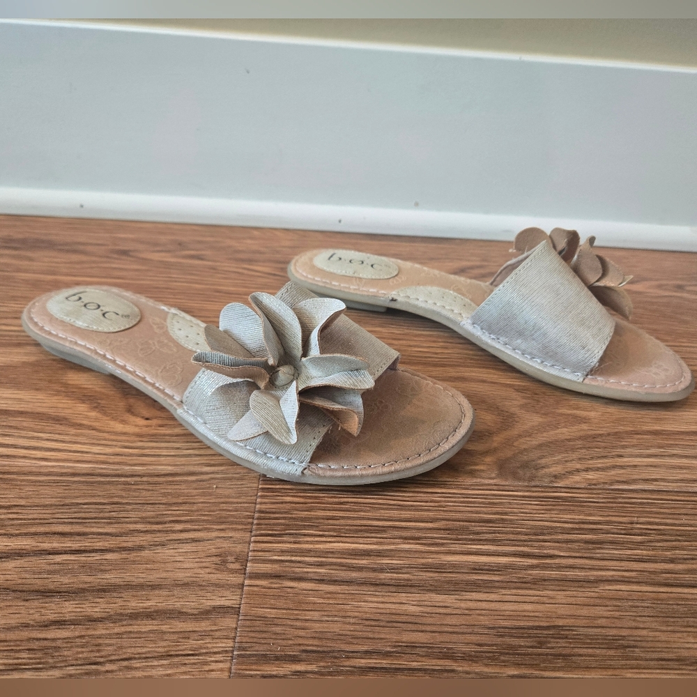b.o.c. Women's Champagne Slide Sandals